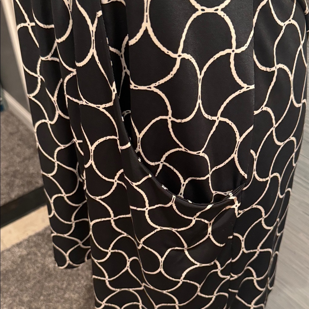 Saint Tropez West Black and White Dress - Picture 3 of 4